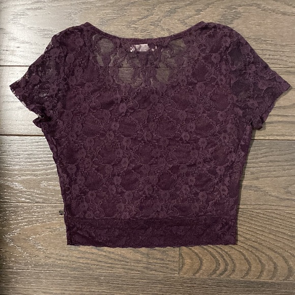 Purple lace cropped t shirt - Picture 2 of 3
